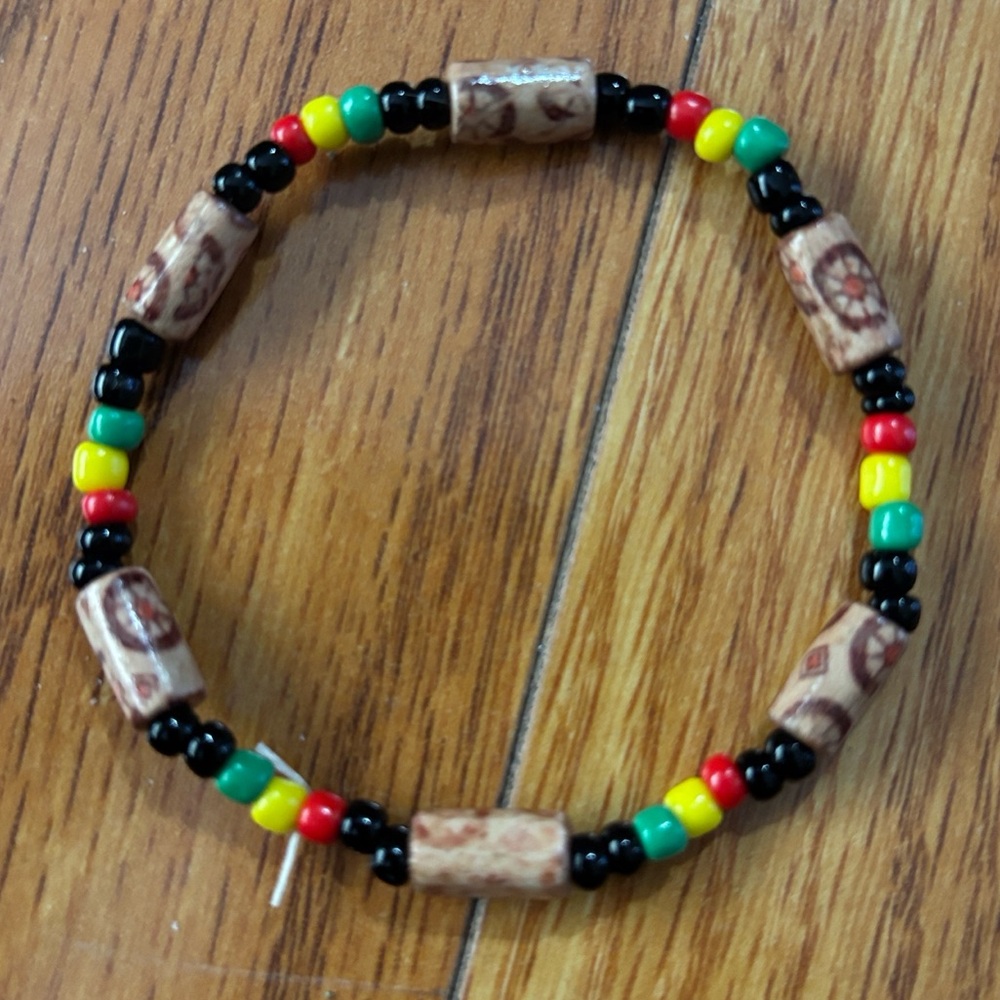 SET OF 4 * BARCELONA SOUVENIR UNISEX BRACELETS 🐘🖤💚💛❤️🐘 - Picture 6 of 6